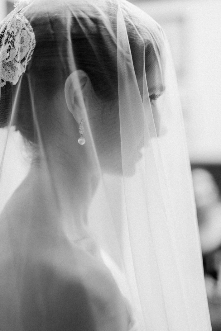 the bride and her veil