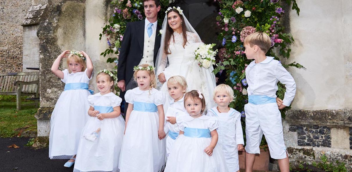 Expert Advice : how to choose flower girl dresses and page boy outfits